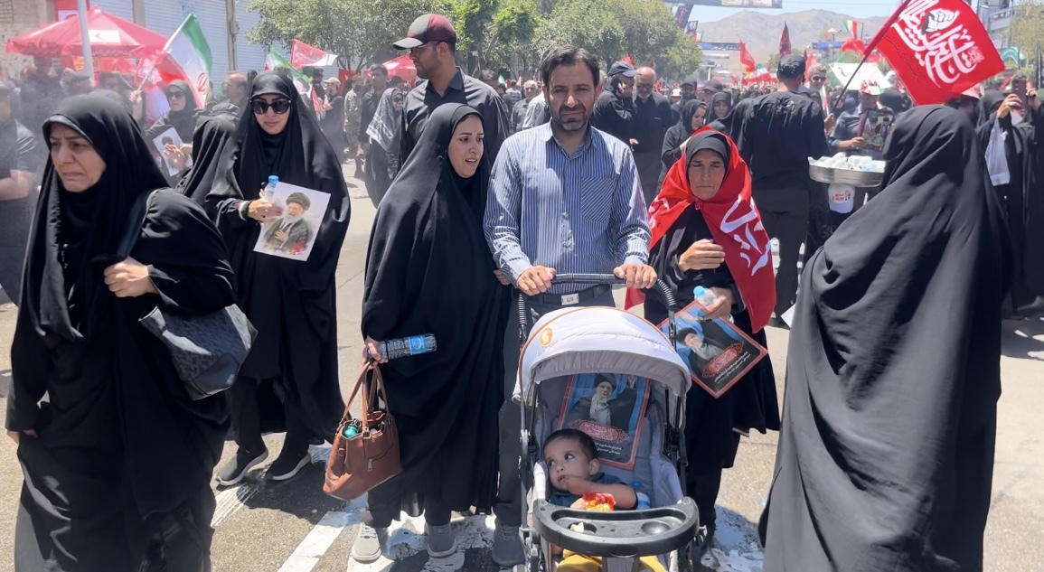 مشهد؛ تجلی حضور نسل آینده انقلاب در آیین وداع با رهبر مجاهد شهید ایران مشهد؛ تجلی حضور نسل آینده انقلاب در آیین وداع با رهبر مجاهد شهید ایران